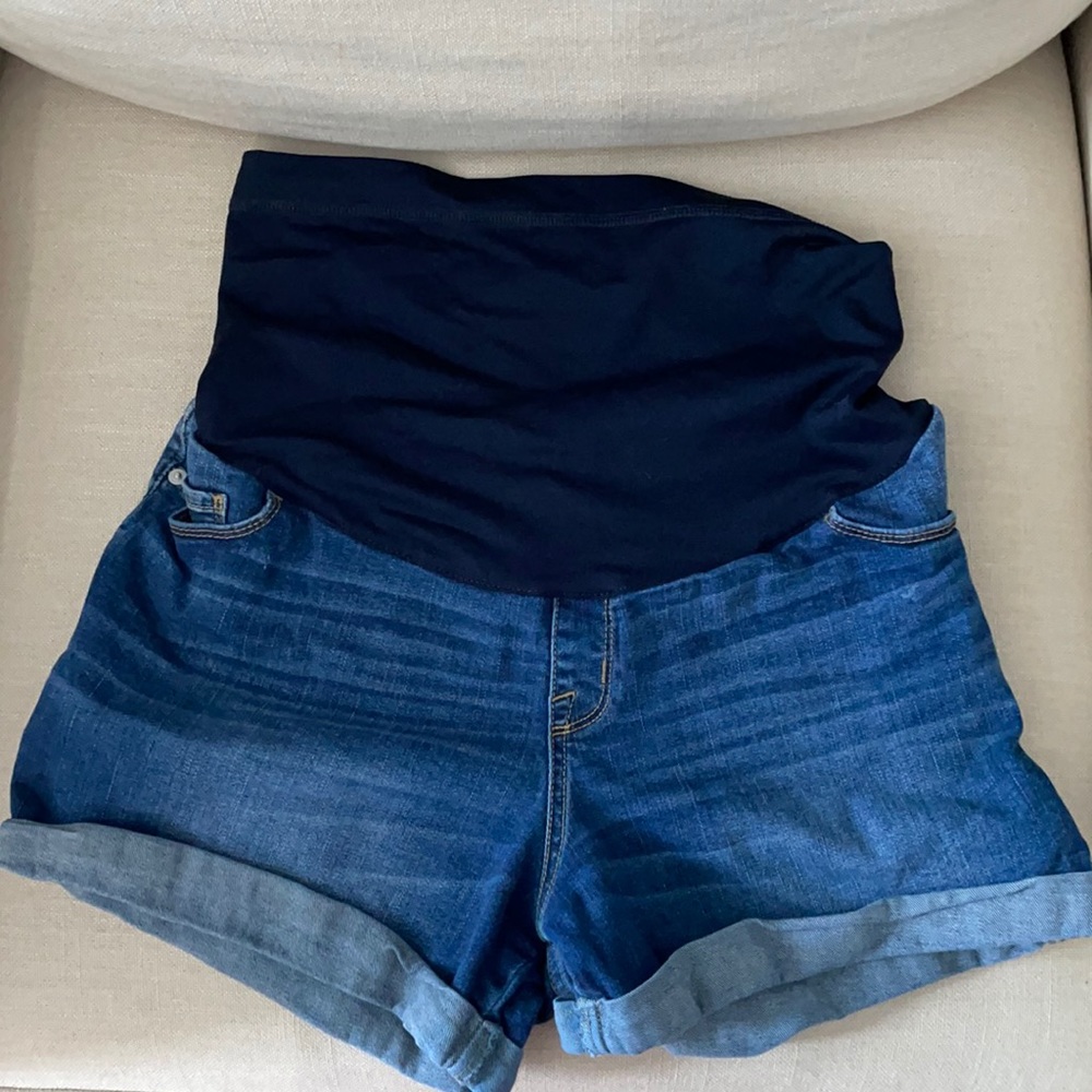 Maternity shorts with over the belly band